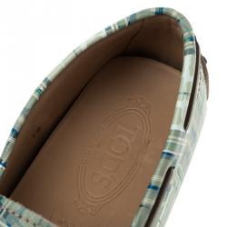 مملوكة مسبقًا حذاء لوفرز تودز جلد طباعة تجريدية مقاس 44.5