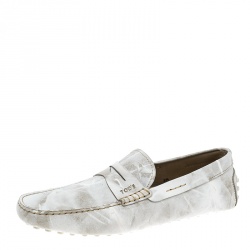 مملوكة مسبقًا حذاء لوفرز تودز بيني جلد منقوش أبيض مقاس 42.5