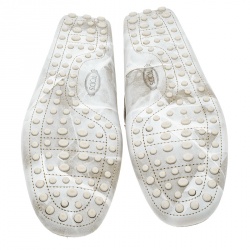 مملوكة مسبقًا حذاء لوفرز تودز بيني جلد منقوش أبيض مقاس 42.5