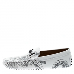 Pre Owned حذاء لوفرز تودز T مزدوج طباعة تنين جلد أبيض مقاس 43