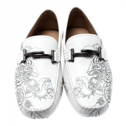 Pre Owned حذاء لوفرز تودز T مزدوج طباعة تنين جلد أبيض مقاس 43