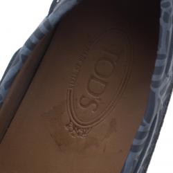 Pre Owned حذاء لوفرز تودز جلد رصاصي مزين بطباعة وفيونكة مقاس 44