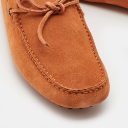 مملوكة مسبقًا Tod's Orange Suede Gommino Driving Loafers Size 40