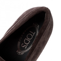 مملوكة مسبقًا Tod's Brown Suede Top Stitch Detail Loafers Size 42