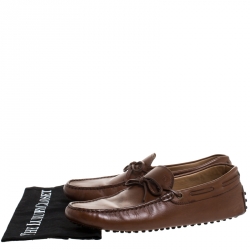 مملوكة مسبقًا حذاء لوفرز تودز فيونكة سليب أون جلد بني مقاس 42