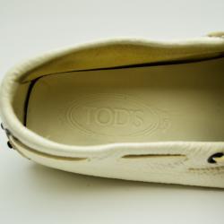 مملوكة مسبقًا Tod's Cream Patent Gommino Driving Leather Loafers Size 37