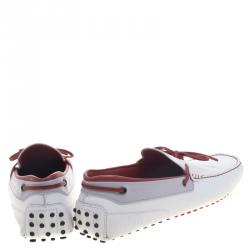 Pre Owned حذاء لوفرز تودز فور فيراري جلد أحمر وأبيض بفيونكة مقاس 43