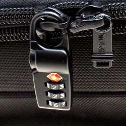 Pre Owned Tumi Black Nylon 2 Wheeled Expandable Carry on Luggage Bag