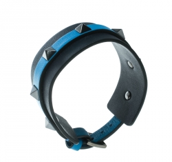 Pre Owned Valentino Large Rockstud Bi Color Blue Leather Gunmetal Tone Cuff Bracelet 