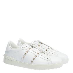 مملوكة مسبقًا Valentino White Leather Rockstud Untitled Sneakers Size 42