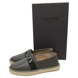 مملوكة مسبقًا Valentino Olive Green Leather VLTN Espadrilles Size 45