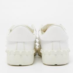 مملوكة مسبقًا Valentino White Leather Rockstud Untitled Sneakers Size 41.5