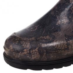 مملوكة مسبقًا Valentino Lace Print Rubber Rain Boots Size 39