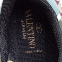 Pre Owned حذاء رياضي فالنتينو "غارافاني" طراز منخفض من أعلى مزين روكستد كانفاس مطبوع كاموفلاغ و جلد متعدد الألوان مقاس 44