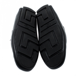 Pre Owned حذاء لوفرز فرساتشي تفاصيل سلسلة أيقونة مادوسا جلد حُبيبي أسود مقاس 42