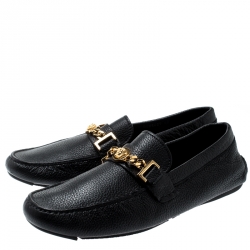 Pre Owned حذاء لوفرز فرساتشي تفاصيل سلسلة أيقونة مادوسا جلد حُبيبي أسود مقاس 42