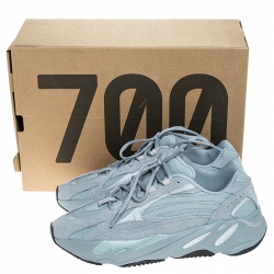 مملوكة مسبقًا حذاء رياضي ييزي x اديداس بوست 700 V2 تريكو قطن أزرق مقاس 44