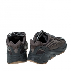 مملوكة مسبقًا Yeezy x Adidas Utility Grey Boost 700 Wave Runner Sneakers Size 42