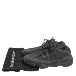 مملوكة مسبقًا حذاء رياضي ييزي x اديداس "ييزي 500 يوتيليتي" سويدي و شبك رصاصي مقاس 41.5