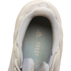 مملوكة مسبقًا حذاء رياضي ييزي x اديداس أنالوغ بوست 700 V2 أبيض مقاس 43.5