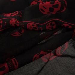 مملوكة مسبقًا Alexander McQueen Classic Skull 120x104cm Silk Scarf