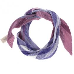 Pre Owned Burberry Novacheck Silk Pleated Scarf