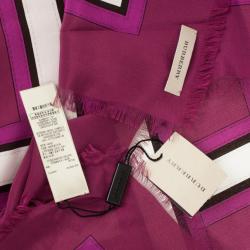 مملوكة مسبقًا Burberry Magenta Heri Buckle Print Square Scarf