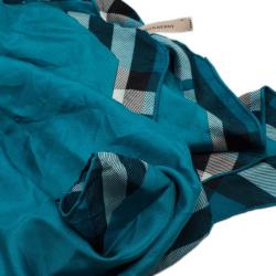 مملوكة مسبقًا Burberry Blue Silk Novacheck Stole