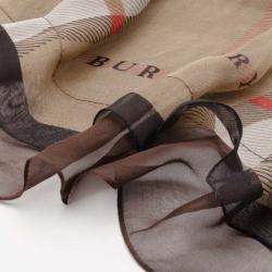 مملوكة مسبقًا Burberry Silk Check Scarf
