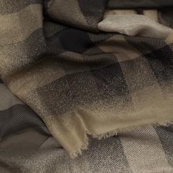 مملوكة مسبقًا وشاح بربري نوفاتشيك ذهبي باهت