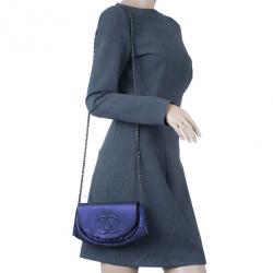 Pre Owned حقيبة شانيل هاف مون أرجوانية جلد براق بسلسلة