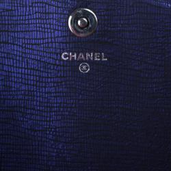 Pre Owned حقيبة شانيل هاف مون أرجوانية جلد براق بسلسلة