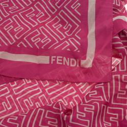 مملوكة مسبقًا Fendi Pink Zucca Stole