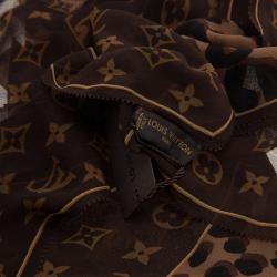 مملوكة مسبقًا Louis Vuitton Leopard and Monogram Silk Scarf