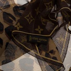 مملوكة مسبقًا Louis Vuitton Leopard and Monogram Silk Scarf