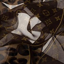 مملوكة مسبقًا Louis Vuitton Leopard and Monogram Silk Scarf