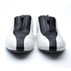 Pre Owned Louis Vuitton Black and White Sneakers size 43.5