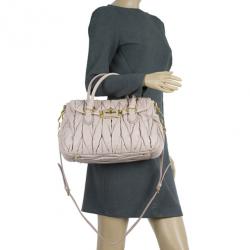 مملوكة مسبقًا Miu Miu Pink Leather Matelasse Turnlock Satchel