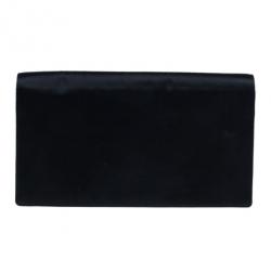 مملوكة مسبقًا Prada Black Satin Clutch