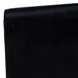 مملوكة مسبقًا Prada Black Satin Clutch