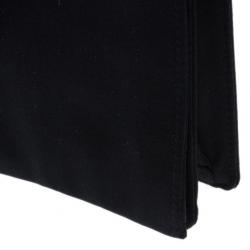 مملوكة مسبقًا Prada Black Satin Clutch