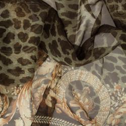 مملوكة مسبقًا Versace Leopard Print Silk Oblong Scarf