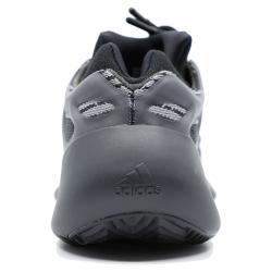 Pre Owned حذاء رياضي ييزي 700 في3 ألفاه مقاس 39 1/3