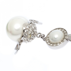 Pre Owned Aigner Silver Plated Crystal and Faux Pearl Pendant Necklace