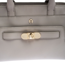 مملوكة مسبقًا Aigner Light Grey Leather Turnlock Shoulder Bag