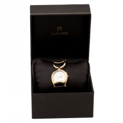 Pre Owned Aigner Mother of Pearl Yellow Gold Plated Stainless Steel Arte A32200 Women's Wristwatch 26 mm