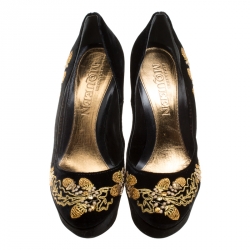 Pre Owned Alexander McQueen Black Embroidered Velvet Hamlet Wedge Platform Pumps Size 38.5