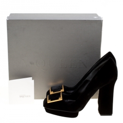 Pre Owned Alexander McQueen Black Velvet Platform Pumps Size 38