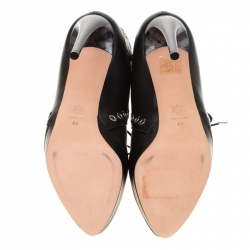 Pre Owned Alexander McQueen Black Leather Eyelet Trim Curve Heel Ankle Boots Size 40