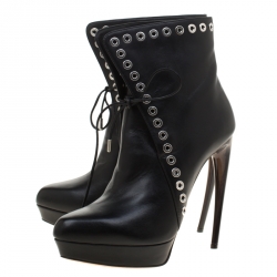 Pre Owned Alexander McQueen Black Leather Eyelet Detail Curve Heel Platform Ankle Boots Size 38.5